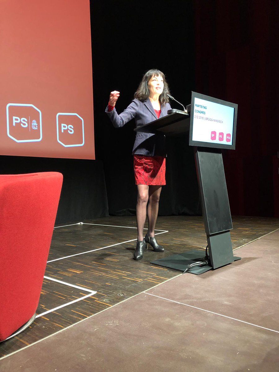 spschweiz's tweet photo. Die @spschweiz dankt Géraldine Savary herzlich für ihr aussergewöhnliches Engagement für die Werte der SP und die Frauen unseres Landes. #SPParteitag https://t.co/XgFHv4XYcq