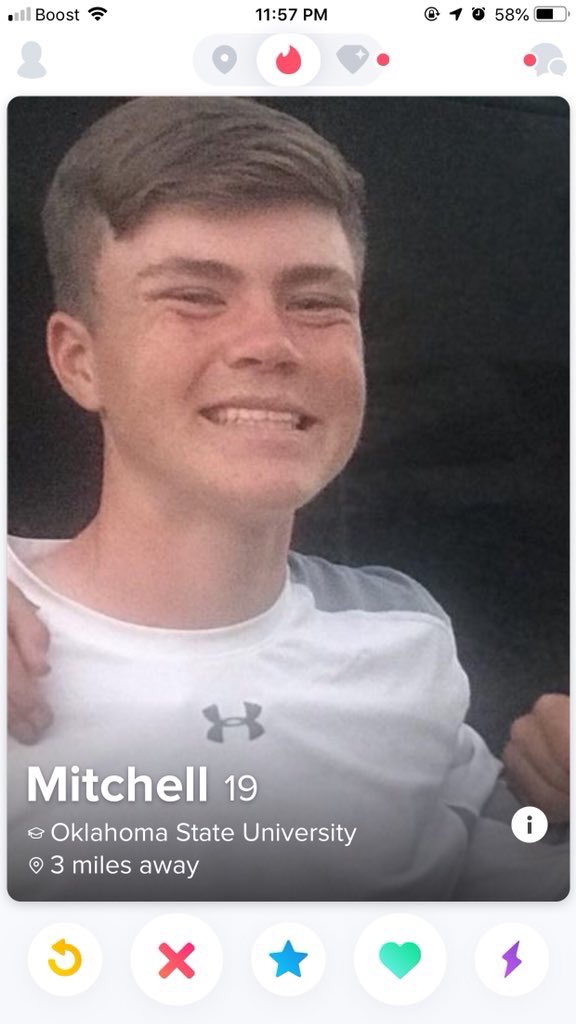 hayleylauryn's tweet photo. SOMEONE IS USING MY BROTHER AS A CATFISH AHAHAHHAHAHA IM SCREAMING https://t.co/Xk5FJ57omW