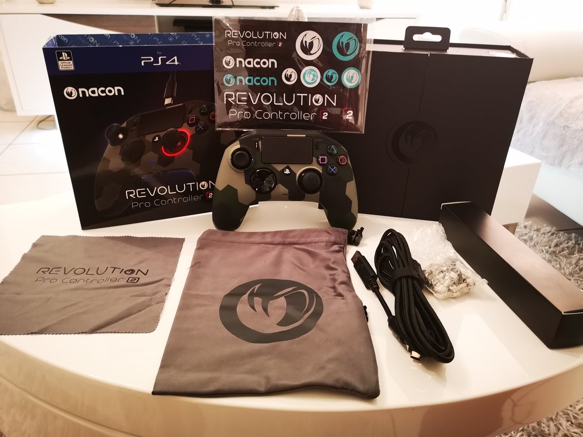 Coco_Cedric_'s tweet image. La petite trouvaille du week-end chez @Micromania_Fr !!
Promo-50% !😲
La #revolutionprocontroller2
de @NaconFR.
Je vais vite m&apos;empresser de tester ça sur #RedDeadOnline, #RedDeadRedemption2
#RDR2,
histoire de voir ce que ça donne..
Merci à @PSTHC
pour l&apos;info &quot;bon plan&quot;... 
😎👌🏾🐇