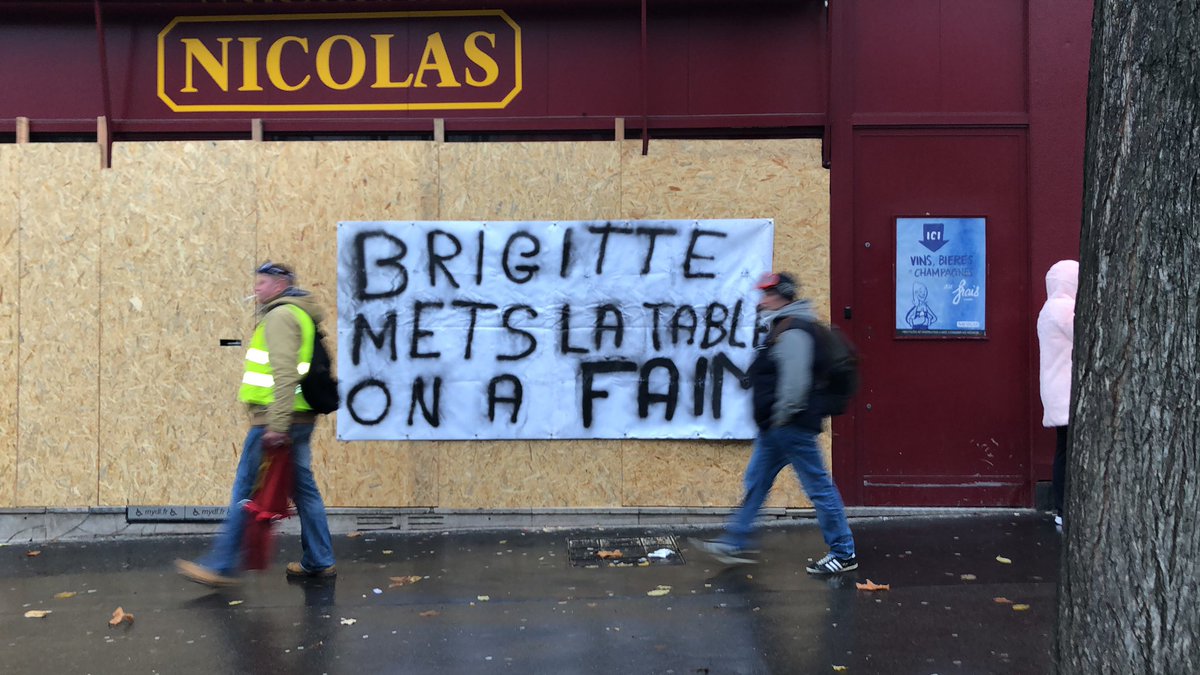 C_Panache's tweet image. #Gilets #Paris #Etoile