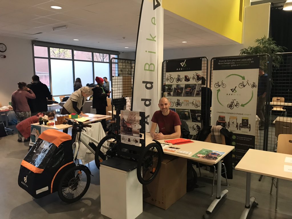 Add_Bike's tweet image. RDV sur le marché de noël équitable de la Croix Rousse ! Aujourd'hui, de 10h à 18h, place à la découverte de plein de petites entreprises ayant une activité responsable, il y aura notamment un pôle mobilité où nous vous attendons avec l'AddBike à l'essai ! :) Venez nombreux !