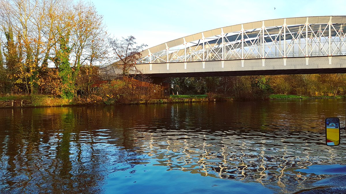 River Thames at Windsor 😀 #riverphotography #riverthames #thames #thamesriver #river #bridge #landscapephotography #windsor #thamespath #travelblog #inaweoftheworld #adventureblog #sunday #sundayvibes #sundaymorning #sundaywalk #walking #countrywalk #countrysidewalk #countryside