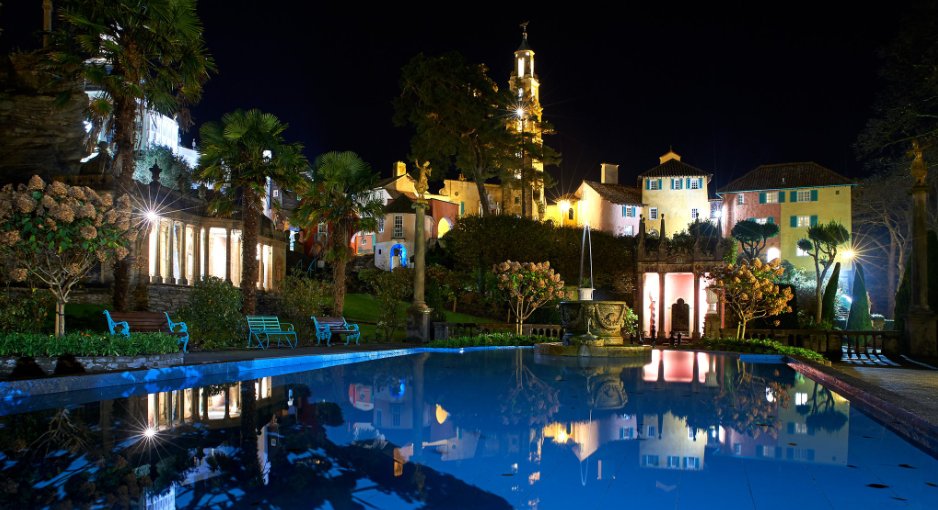 visit_eryri's tweet image. Only a few more days to win your perfect getaway... As part of #DiscoverNorthWales you can WIN an overnight stay for 2 at @Portmeirion Hotel. Simply "Like" and "Retweet" for a chance to win! bit.ly/WinterSnowdoni…