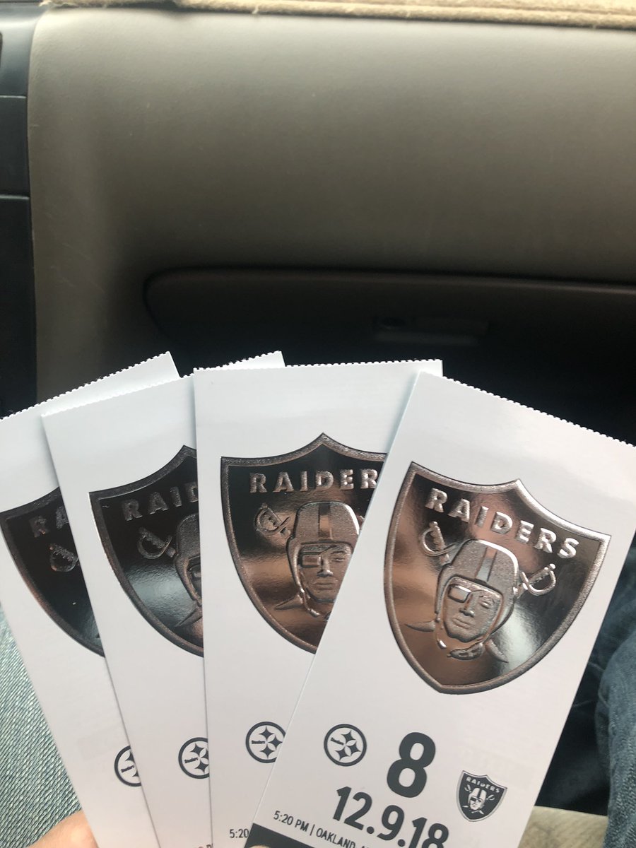 DaChangoLoco's tweet photo. Black Sunday #RaiderNation https://t.co/gAyssPeMsX