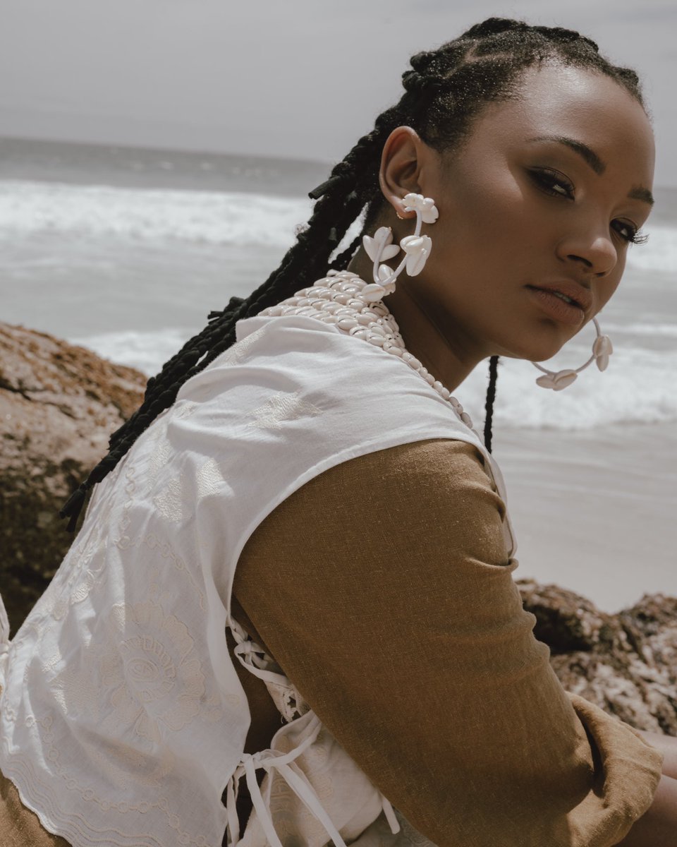 TemiOtedola's tweet photo. 🐚🐚🐚

See all the Clifton Beach photos here: https://t.co/Ygr6yeoNWD https://t.co/ueMCmA2SCA