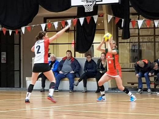 OWK wint matige wedstrijd 
Wedstrijdverslag OWK 1 - De Hoeve 1 kvowk.nl/teams-competit…