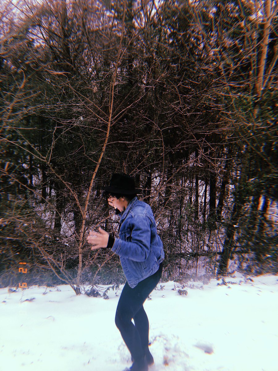 ruednofacinom's tweet photo. S N O W D A Y #SNOW #TAFRIO #TWOOUTFITS https://t.co/tzJpy9H16y