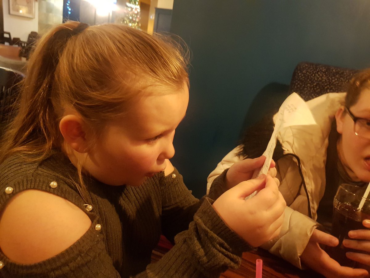 iwasiuk152's tweet photo. Ruby and Olivia reading the menu and receipt whilst out for tea 🍽 @Mr_Fotheringham @MrsNeillLW #festivefunreadingtree https://t.co/oWEt8SCOYE