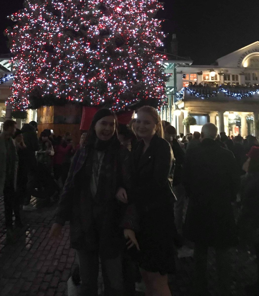 thisistorment's tweet image. I only had eyes for her...she only had eyes for the camera :,((( 💚