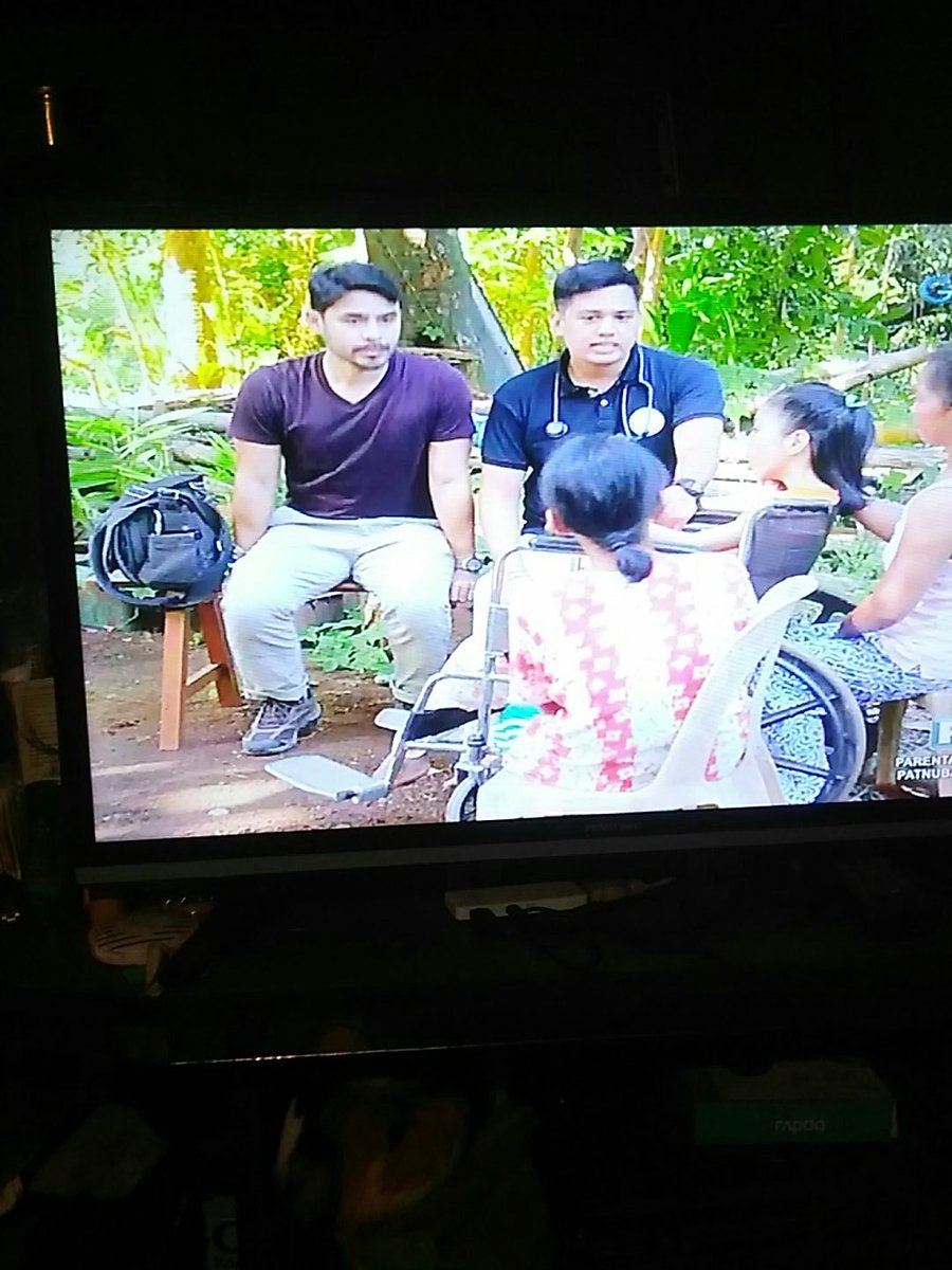 BorjaGojar's tweet photo. #DoktorDeMotor
#ALDUBHeartsForLove
#MainedayToSundei
#KMJSLumipadAngAmingTeam
MABUTI NA LANG MAY DOKTOR NA KATULAD NIYA NA NAGTI TIYAGANG MAG ALAGA AT MANGGAMOT SA ISLA! SALUDO AKO SAU DOK! MAY PUSO KA SA MGA MAHIHIRAP! ππ https://t.co/oq7VJI3kXQ
