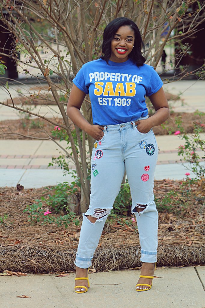 Christxna_'s tweet photo. Thank you, #ASU. You owe me nothing... but my degree 😜 I took advantage of everything my fees paid for and there’s nothing I would do differently! #GradSZN #ALUMNI 💙💛 #GoldenRam4Life #uglahh https://t.co/iS5rvP3fLA