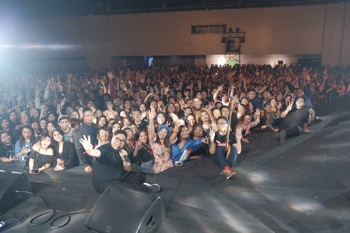 theitchyworms's tweet photo. We had so much fun at the Move: Year-End 2018 Party tonight! Thanks for having us! More photos on our Facebook page. 😁
#itchywormsLIVE #MOVE2018
📸: @delmundog https://t.co/AJzKSUXRi4