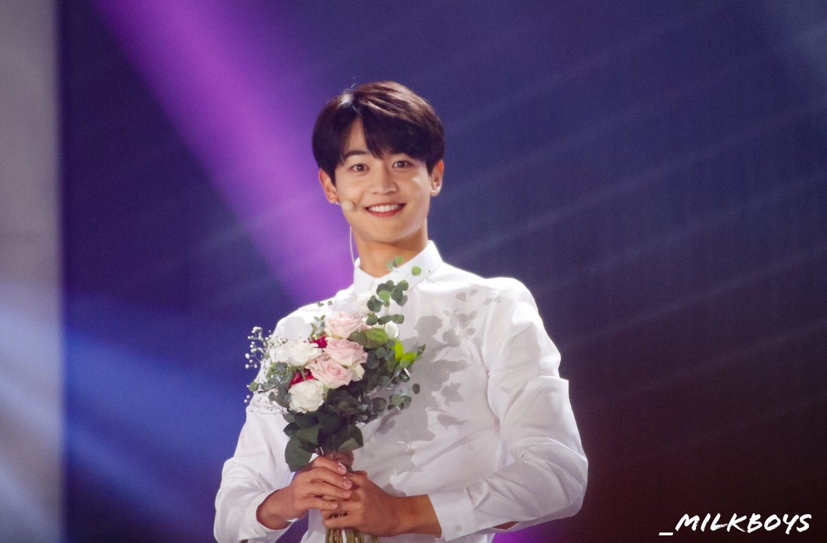 _MilkBoys's tweet photo. 생일축하해요🎂
사랑합니다🥰❤️
#HappyMINHODay #민호야_생일축하해 #Minho #HAPPY_MINHO_DAY #1209HappyMinhoDay #Happy28thMinhoDay https://t.co/YlZMGo8xhE