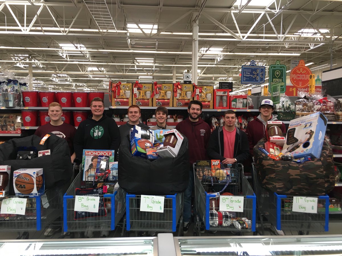 GoofstownFB's tweet photo. Very proud of these young men, shopping for Toys for Teens Drive on a Sunday morning. https://t.co/pnDdod1KgL