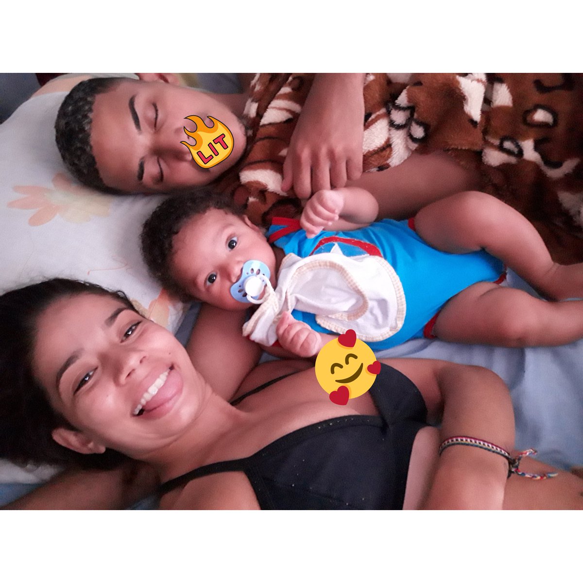 Annynha321's tweet photo. Camaleão &amp; camaleãozinho kkkk AOVIVO !😉👪 https://t.co/WbVDbjIXrM