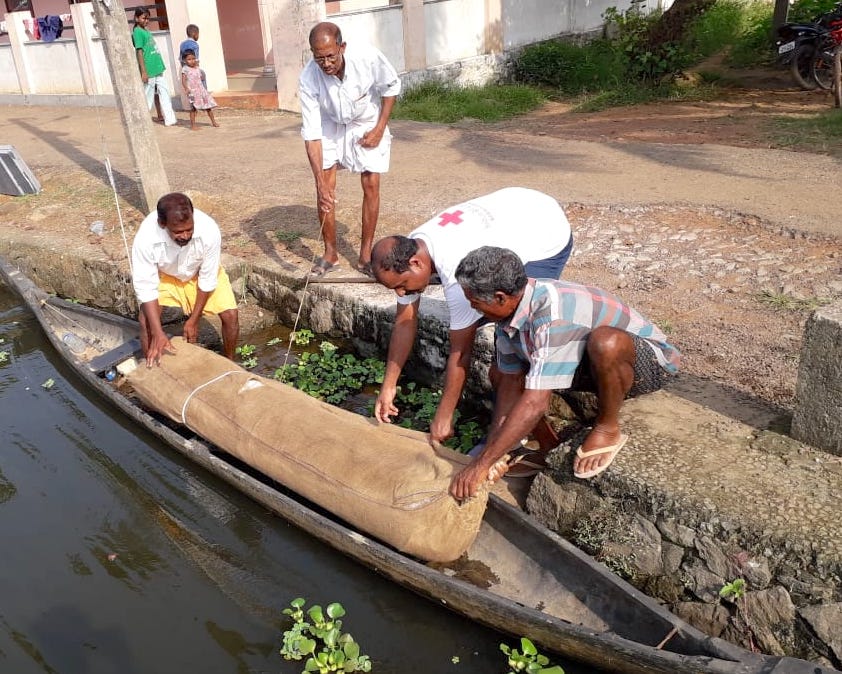 IndianRedCross's tweet image. 23 #KeralaFlood affected families in Alappuzha moved to new shelters being built by #IndianRedCross State Branch, about 224 families will receive shelter support in three worst affected districts through a very challenging operation