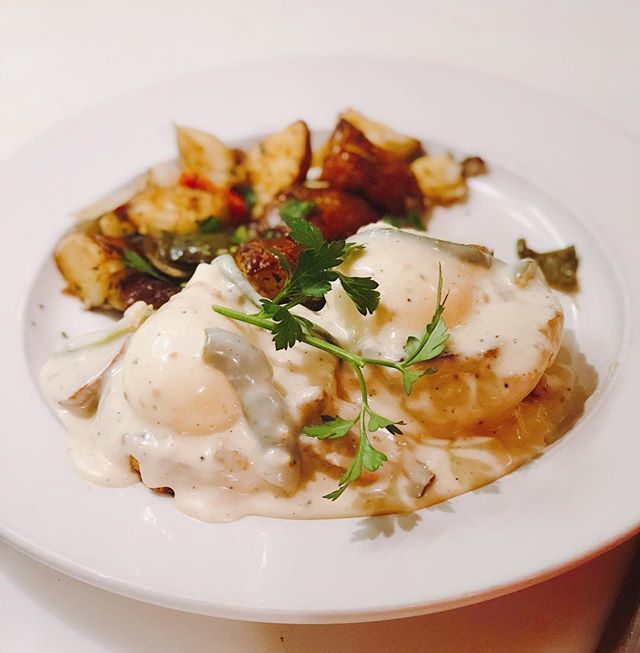 It’s brunch time here at Farm! Stop in before 3 to get our amazing brunch items 🍳 ift.tt/2Ekl0y1