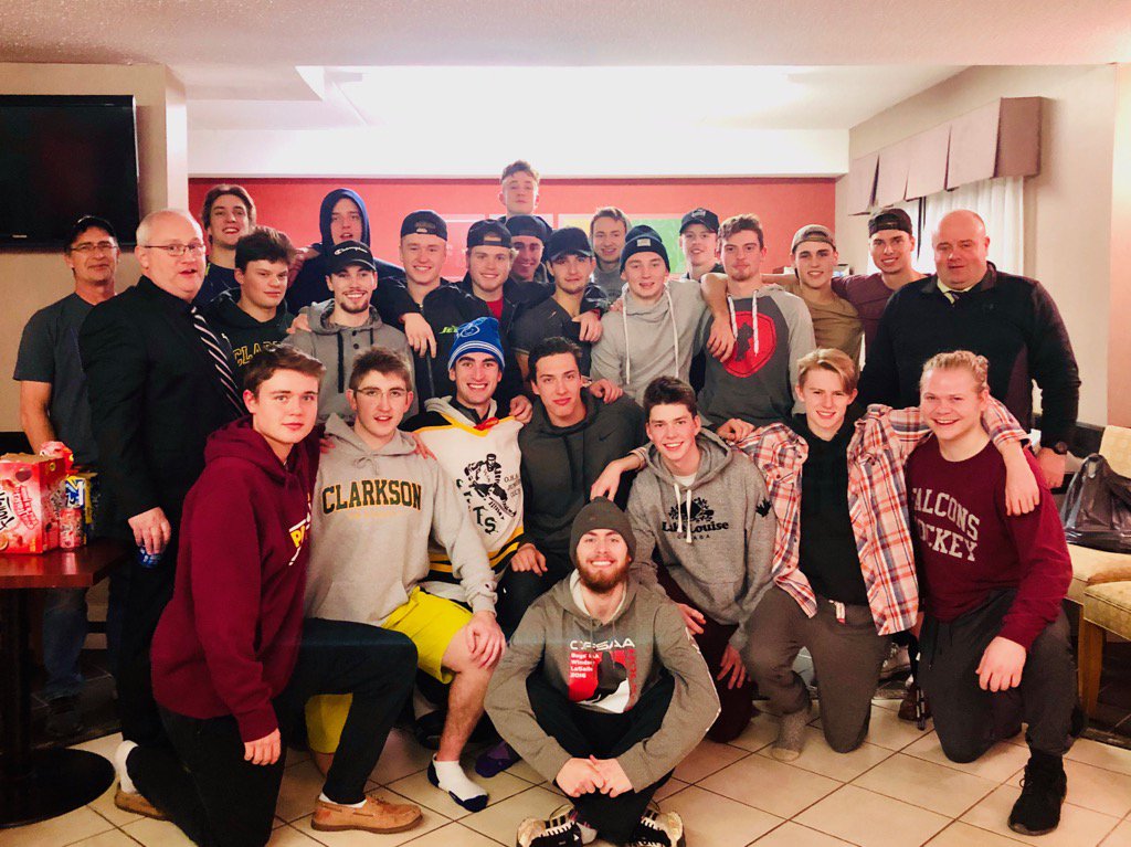 AmherstviewJets's tweet photo. Hello Jets Nation,your Hometown boys Post Team Dinner after a big 2 points, Hitting Road today to take on the @GeorginaIce for a early afternoon game! 
#OurJetsourteam 
#teambondingweekend
#lookingfor2morepoints https://t.co/3ZHJnIc6X9