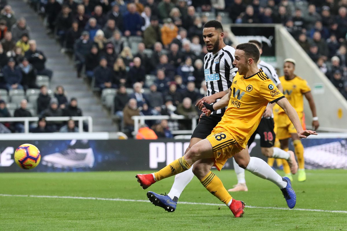 📸 It's been a lively 30 minutes at St. James' Park
#NEWWOL