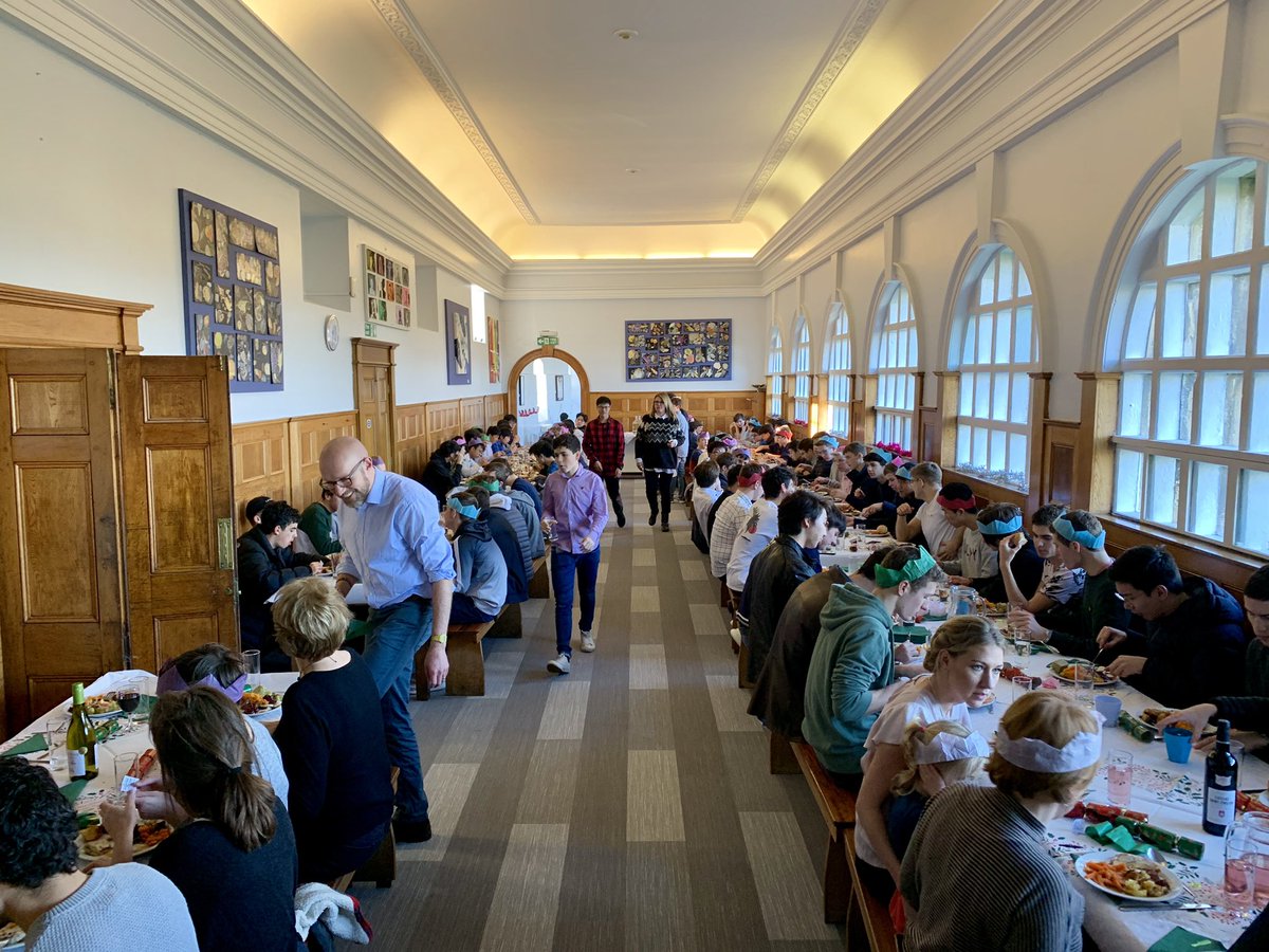 PPCrochehouse's tweet photo. St Pauls’ Christmas Dinner 2018 https://t.co/3Cw16FT10J