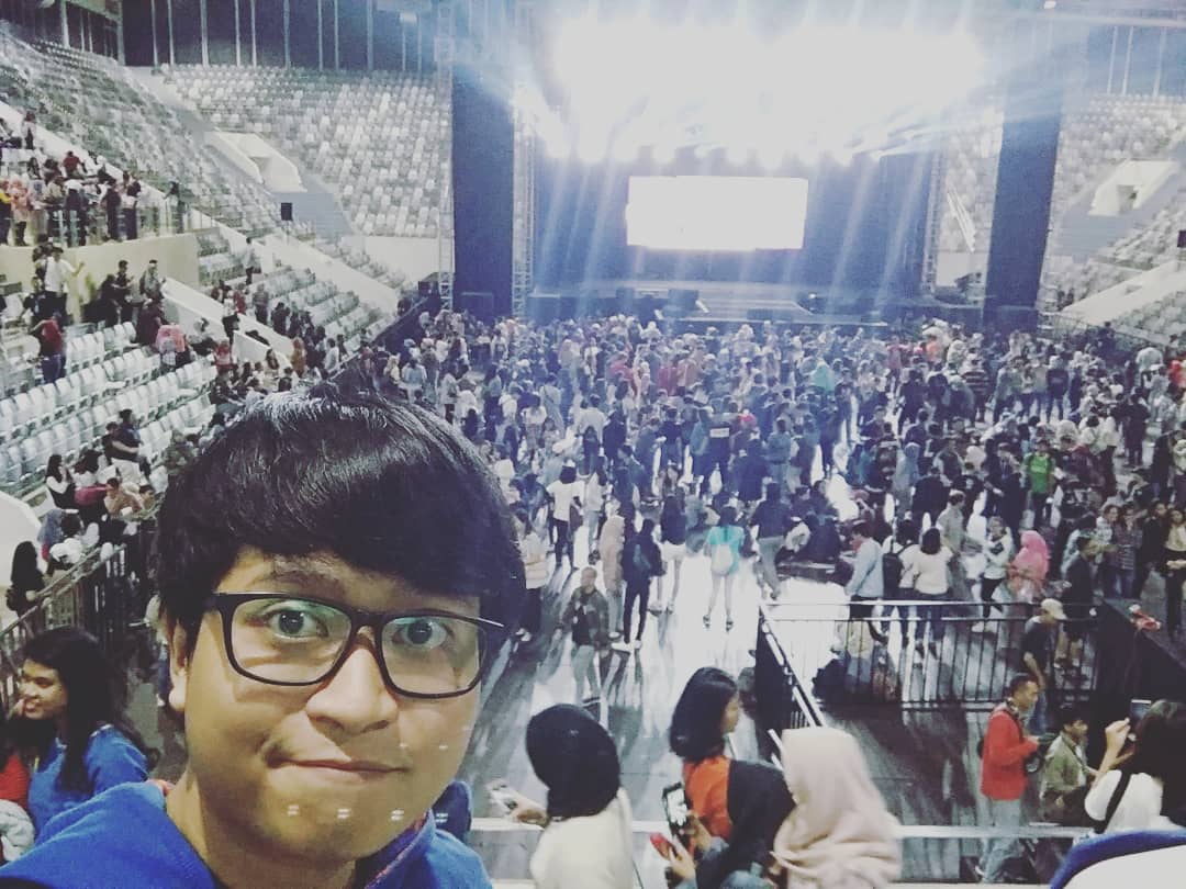 pymayoh's tweet photo. Can't help my self to go to #GFRIENDXCLCinJakarta #KCityCamp2018 only for @GFRDofficial 😍😍😘 https://t.co/EAsMZa92zO