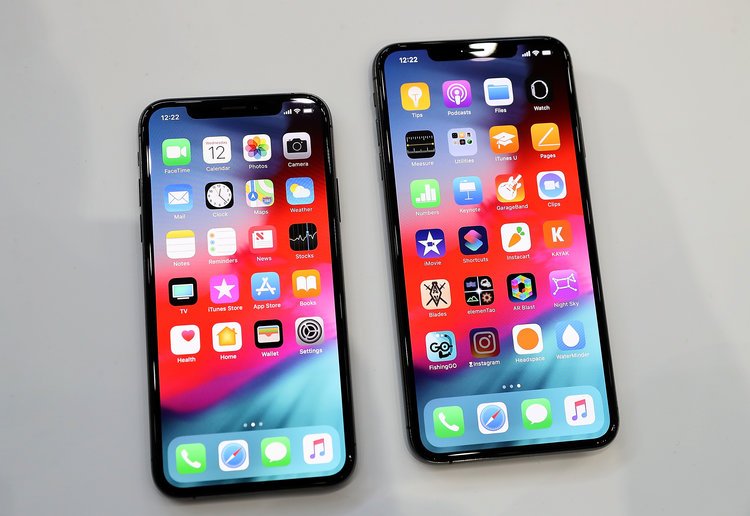 smarrawinnie's tweet photo. I like the new upcoming iPhone model design and features. 
https://t.co/NHnlg8keyY https://t.co/ksYkAAzzvI