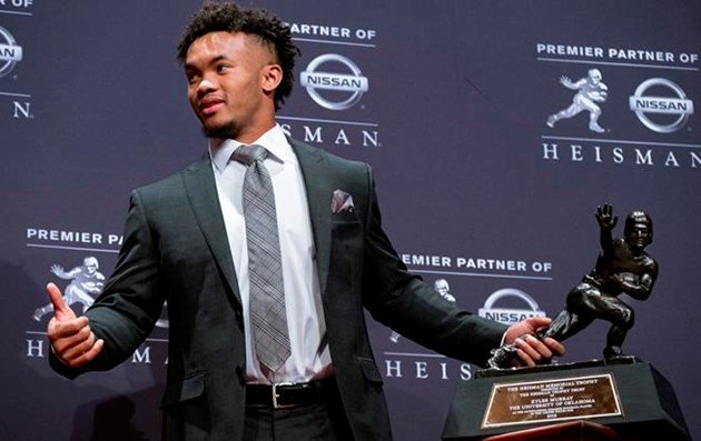 Oklahoma's Murray beats Alabama's Tagovailoa for Heisman bit.ly/2EmCfyK https://t.co/ofMRVuQSzm
