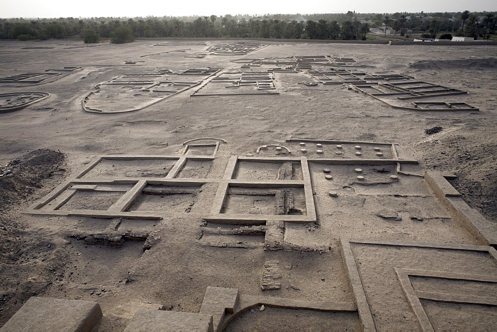 kerma 3,000BC was the capital of the kerma culture<later kingdom> that initially begun as three separate neolithic cultures, later united by 2500BC <until 1500BC> within extensive constructions including the (now ruined) deffufas, a palace and the walled city itself #historyxt