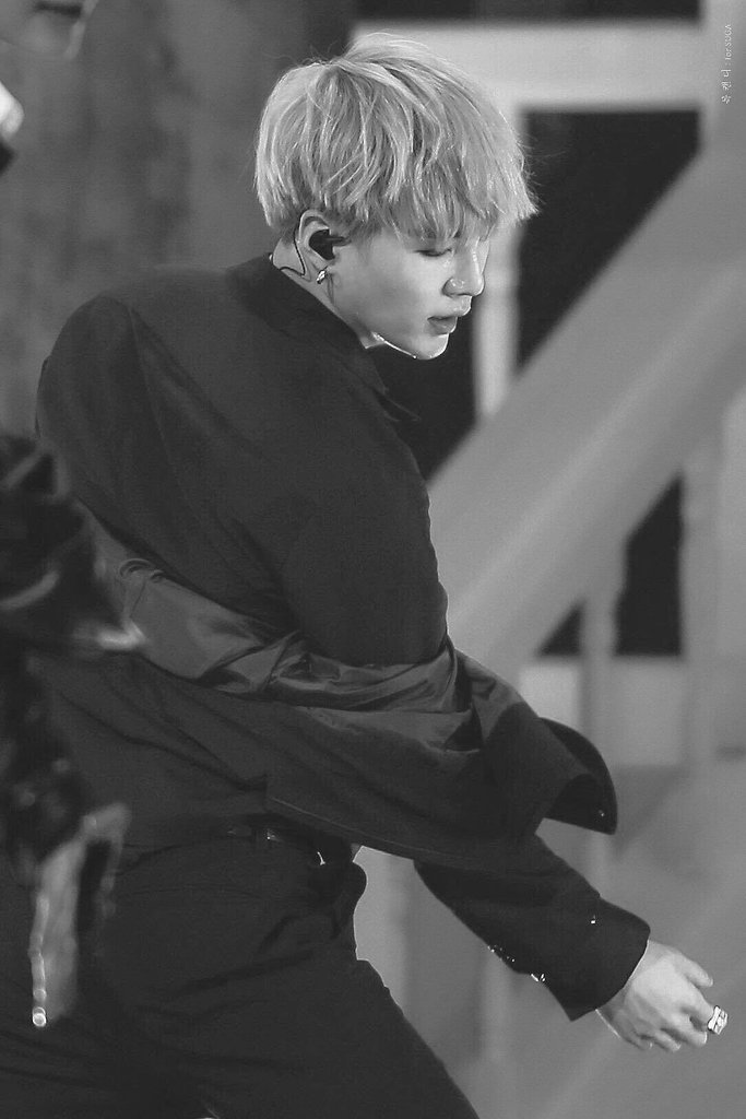 CommuovereRPG's tweet photo. 🌼࿐   ❛ᶜᵒᵐᶜʰᵃᶰᵍᵉᵈ❜

一 #SOLO - Maggie Lindemann  karakter değiştirerek, 
     #BTS - Min Yoongi "Daddykink" olmuştur. 
     Hesabı hâlâ aynı. 

    ❥ @SwSugaD                         ¦091218
    
❛welcoмe тo yoυr ɴew cнαrαcтer❜ https://t.co/BmqzmlBaa2