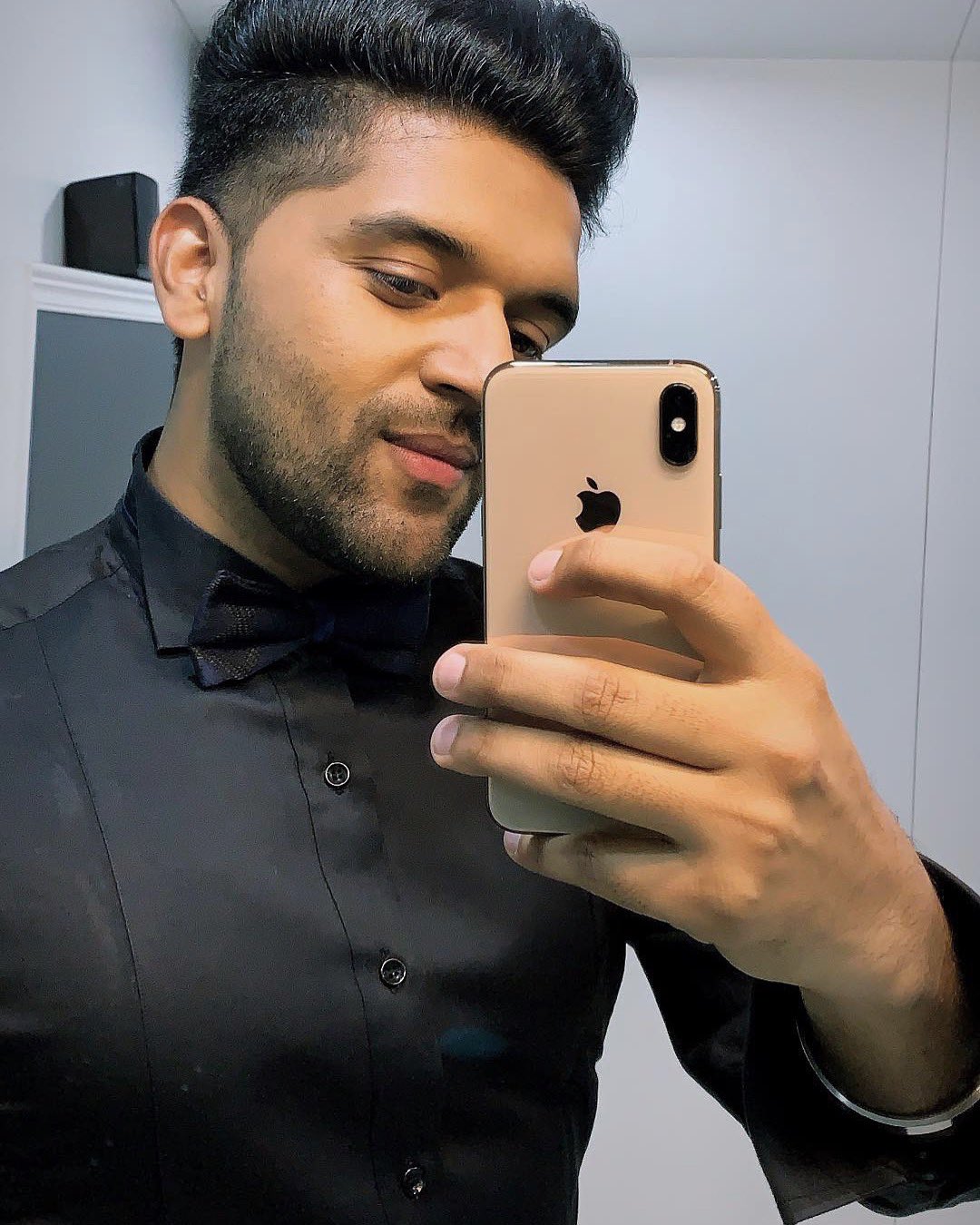 Guru Randhawa hits the stage with gloves on after 3 months: It was a good  experience – India TV