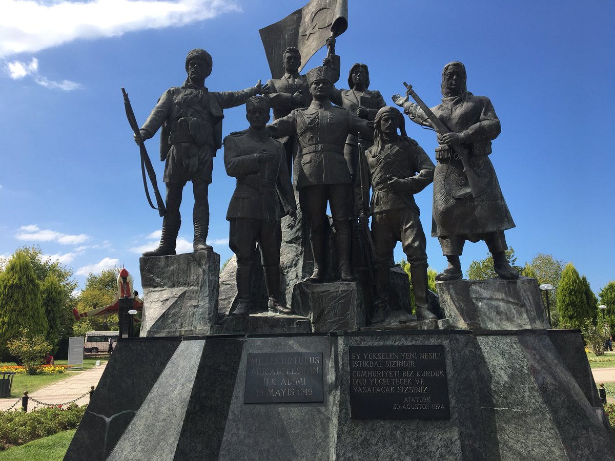 Finally in August, I visited the Black Sea city Samsun where for historical reasons, there is much Atatürk. Samsun is where Atatürk landed (May 19, 1919 which is now annually Atatürk, Youth and Sports Day) & launched the Turkish War of Independence (1919-1923)