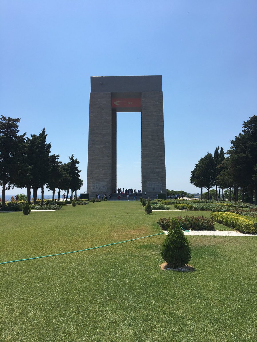 We had a guide take us around the peninsula where we had the chance to see the Canakkale Martyrs’ Monument, whose size can be overwhelming. The 4 pillars are meant to represent the 4 corners of Turkey & how the martyrs came from across the country to fight against Allied powers