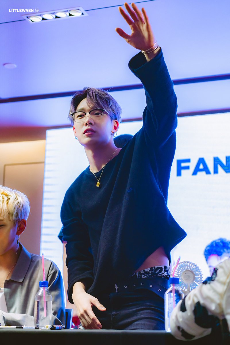 LittleWaen's tweet photo. [HQ] 181018 Fansigning in BKK 
#Bobby #바비 #iKON #아이콘

@bobbyranika https://t.co/mssdB9rarh