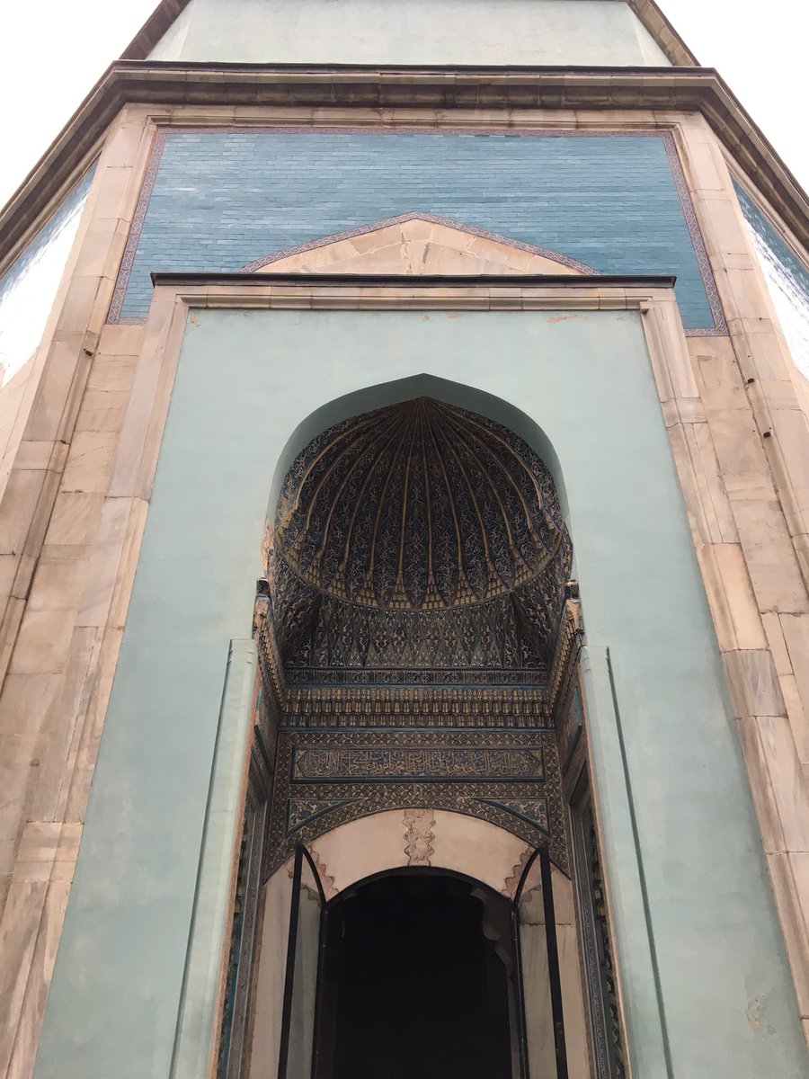 For Eid, I took my mum to Bursa & Canakkale. In Bursa, we visited the Ulu Camii, which dates back to the 14th century & the Green Masjid/tomb which date back to the 15th C. The latter was described by UNESCO as “one of the most significant mosques of the early Ottoman period”.