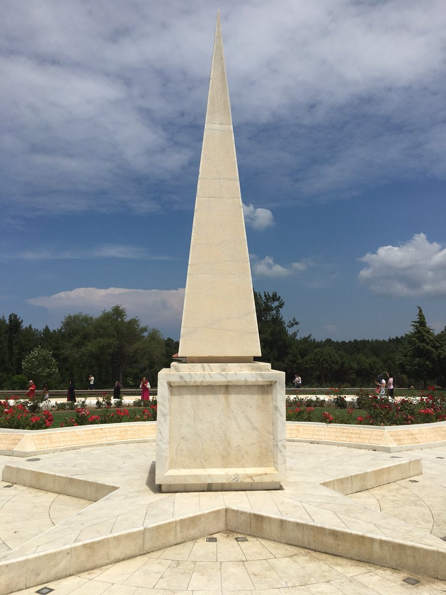 But Canakkale was a more moving and educational trip visiting the site of the Battle of Canakkale, a campaign which took place on the Gallipoli peninsula between 1915 and 1916 and left over 500,000 dead on both sides, 250,000 on the Ottoman Empire’s side alone.