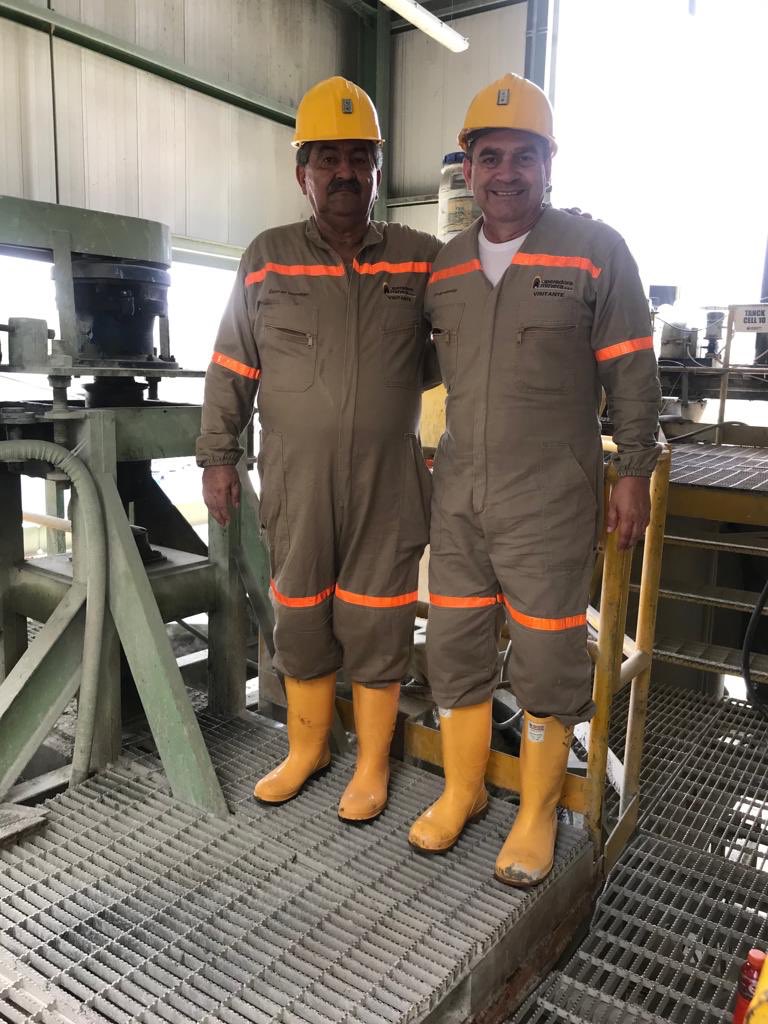 CRDFORM_SENACNM's tweet photo. #AEstaHora visitamos en compañía de nuestro líder @SENNOVACFMASENA Dr. Juan Jose Castillo, la planta de beneficio del Proyecto Minero La Y para identificar estrategias de manejo ambiental a las colas del proceso minero de la mano del @SenaCfma https://t.co/uwrx6hUX94