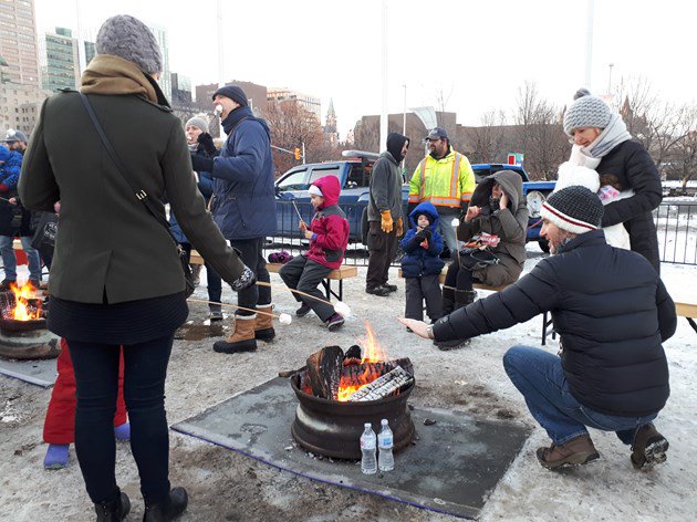 Mayor Jim Watson's annual Christmas celebration in photos: dlvr.it/QtCHgx #OttNews https://t.co/XqbVSLoeVA