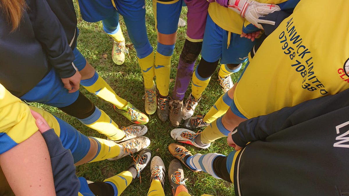 Rainbow laces out in force today @EssexCountyFA @fgfc_girls #RainbowLaces