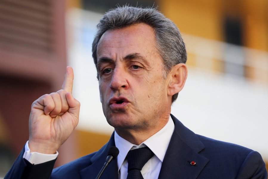 BFMTV's tweet photo. Nicolas Sarkozy estime qu'il va "peut-être être obligé de revenir" https://t.co/GWl3o482Yd https://t.co/HZ2ANqaf0M