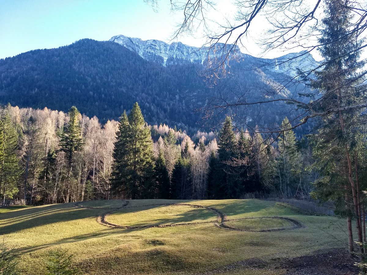 fra_murialdo's tweet photo. Views of the weekend #castelivano #trentino #pre-christmas dinner https://t.co/2mVJPD7eOZ