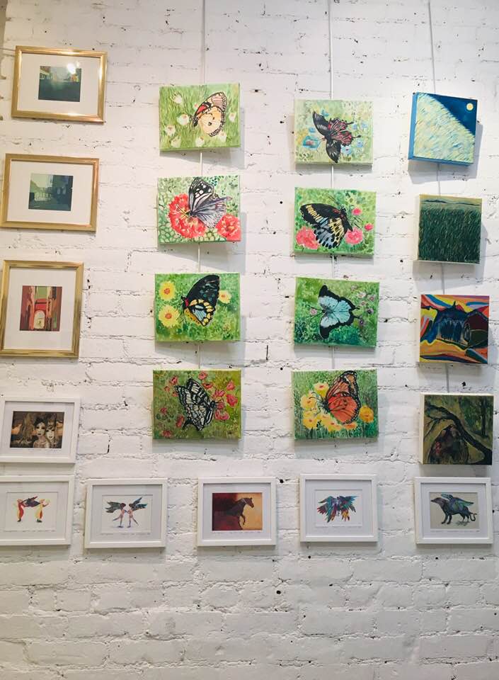 kwojciechowicz's tweet photo. Many thanks to Basha Maryanska for curating this wonderful show at Jadite Gallery, where my works are hanging! It looks fantastic ❤❤😁👍#smallisgreat #groupshow #jaditegallery #nyc #manhattan #kamaarts https://t.co/lMthjXZYMB