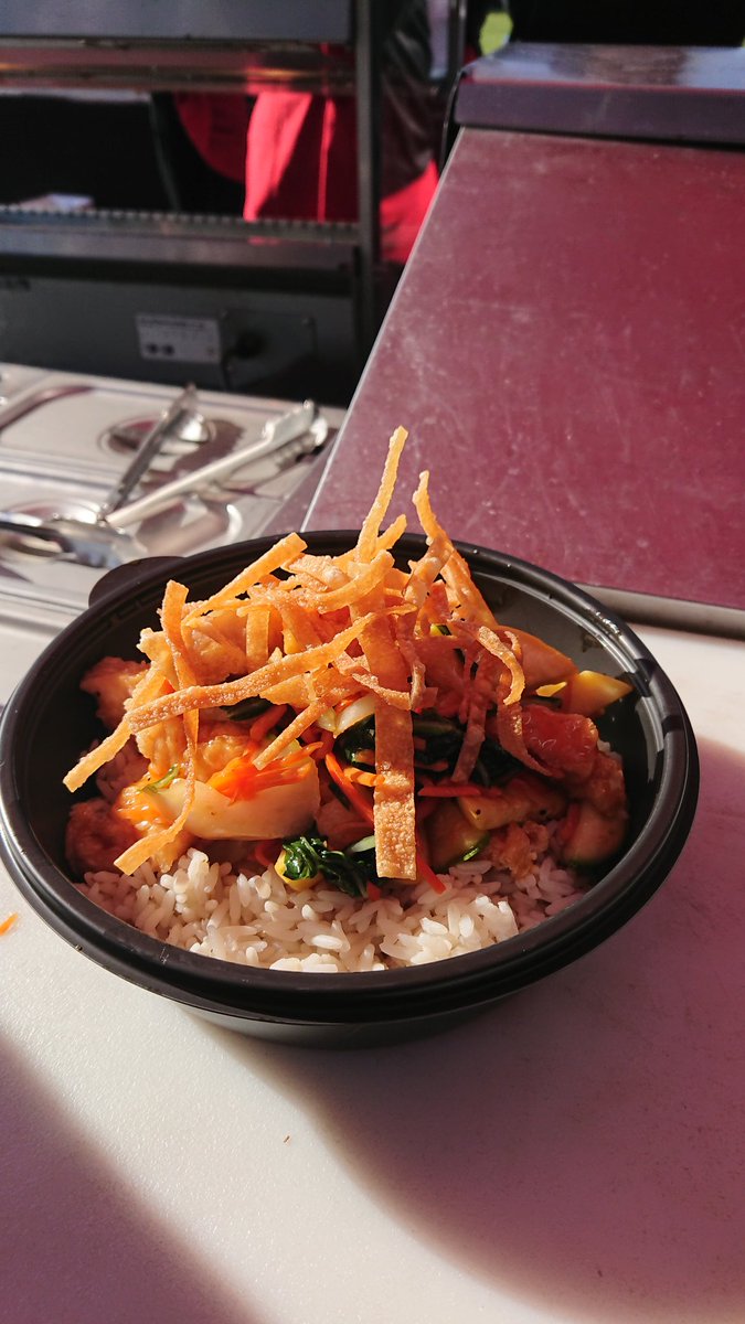 PrimetimeGrill's tweet image. The Primetime Grill is open at State Farm Stadium for the @AZCardinals vs @Lions game! Come try one of our new foods! #Brisket #Brat #Sandwich #Quesadilla #Shrimp #WTFN #OrangeChicken #Chicken #MacNCheese #beer #soda #Primetime #Grill #NFL