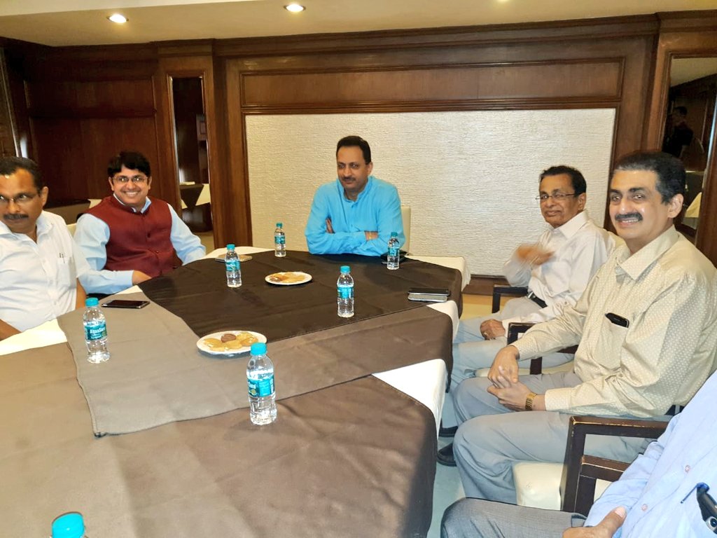 ProfSRK's tweet photo. @HIMESH_SS @mattarhegde @HarishK04131926 @YashpalBJP @BJP4Udupi @BJP4UttarKannad @AmitShah @DheerajGbc @GogoiRanju @ajaykumar2697 @Harvansh_Batra @VictoryForNamo @SeediSeediBaat @sagenaradamuni @KotasBJP @narendramodi177 @imShefalii @iSanjuktaP @prayag @BillionIndian @VeerLotus @noconversion @LillyMaryPinto @irkjain @narendramodi @sukanyaiyer2 @shitijsrivastav @meenakshisharan @prema66437147 @AmitShahOffice @BJP4India @Meenu_71 @RamsaBJYM @bakoriya_kirti_ @sanghavideepa @pooja303singh @AmitShahFanClub @AmitShah_Club @AmitShahArmy @AmitShahEra @ibhagwa_n @Babble524 @OnlineRajan__ @TajinderBagga @ParasKGhelani @DrShobha @thekiranbedi @dr_kiranbedi Had informative discussion on #skills in #HigherEducation with Hon'ble Union Minister @AnantkumarH ji today.The ground works carried out &amp; the works going on to enrich #skill Level of Indian Youths by the Minister is remarkable &amp; marvelous @MSDESkillIndia #ModiFor2019 #AKHegde https://t.co/CmNNhsTHvS