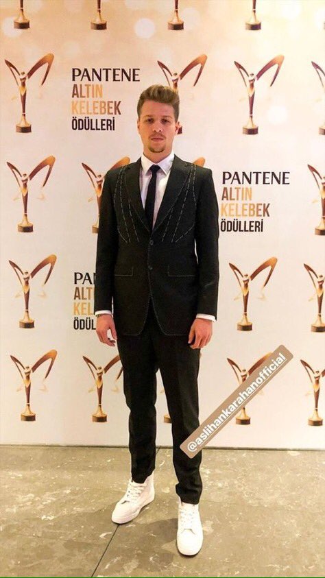 bu görselin mükemmelliğini anlatabilecek bir kelime bulamadım tıkanmış durumdayım