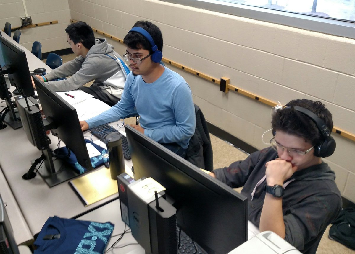 scmreason's tweet photo. @CyberPatriot Stratford's Varsity Cyber Knights Team, at 75% strength, but working hard in Round 2 @RealTVSHS @bcsdschools @StratfordSS https://t.co/sWGY4R41MM