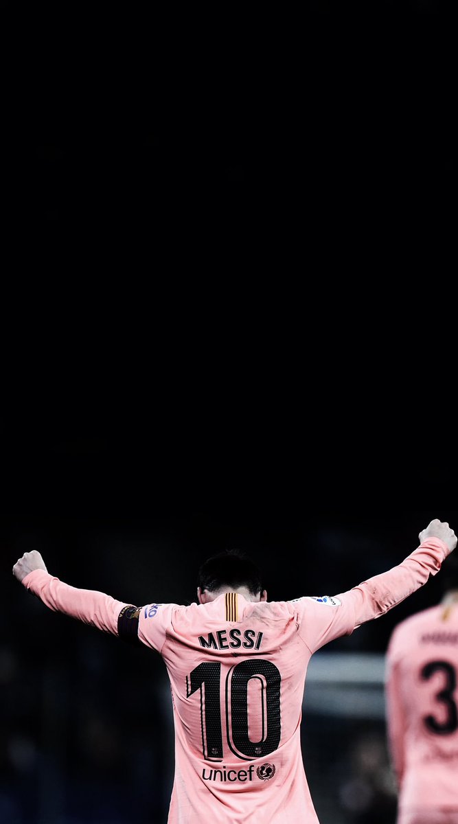 Là một fan hâm mộ của Messi, hãy tải ngay Messi lockscreen wallpaper để đảm bảo rằng bạn luôn ở gần với cầu thủ này mỗi khi mở khóa điện thoại. Hình nền siêu đẹp này sẽ khiến bạn thực sự hạnh phúc và tự hào khi có thể hiển thị tình yêu của mình đối với Messi.