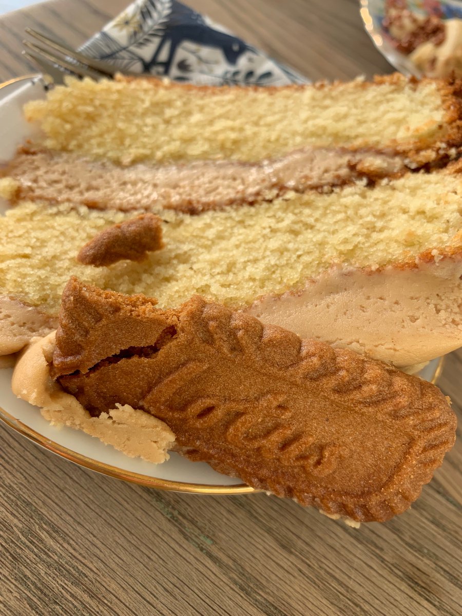 GrimblthorpHall's tweet photo. We're slap bang in the middle of the most beautiful cycling country, #lincolnshirewolds are made to be explored by bike &amp; there's no better place for a pit stop than @thevintagetearooms. Their gingerbread cake &amp; Biscoff cake are perfect cycling fuel! #cyclingholiday #cyclewolds https://t.co/02kR1ddOS7