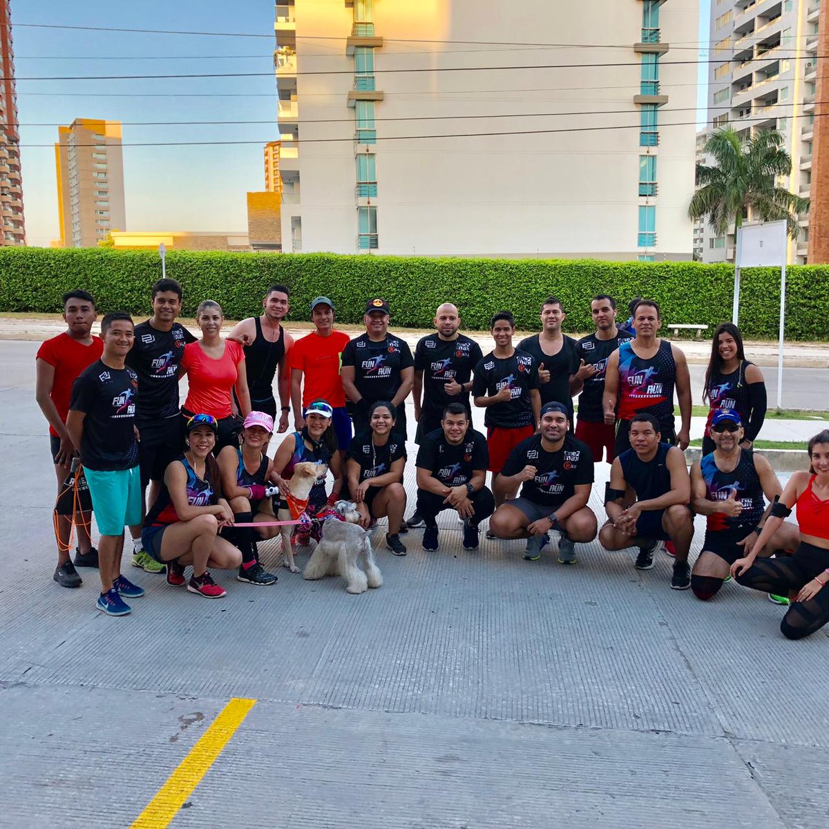 robinrove's tweet image. Domingo deportivo @funrun_bq 🎽
💨 
#barranquilla #runnerlovers #running #runners #colombia #yosoyfunrun #dejandohuella #runnerlatinoamerica #experienciafunrun #instarunnerslat #instarunnersco #runnerscolombia #RunnersBaq