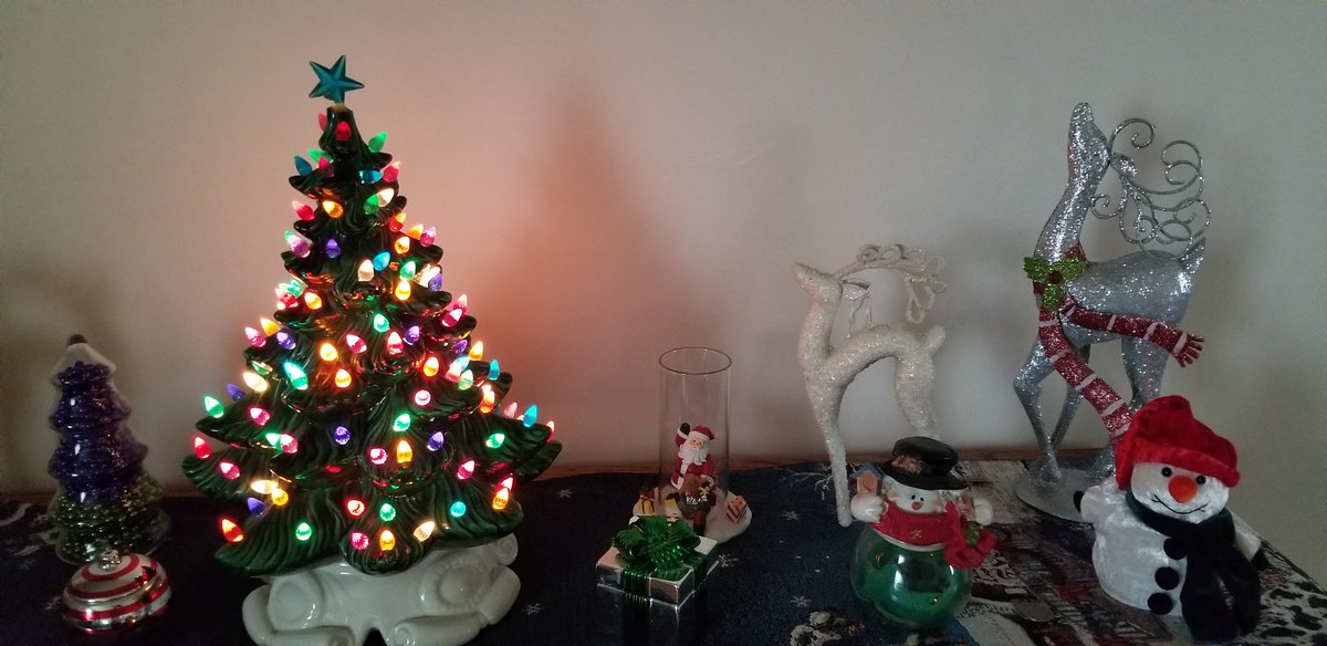 chloesmom28's tweet image. #tabletree for #christmas