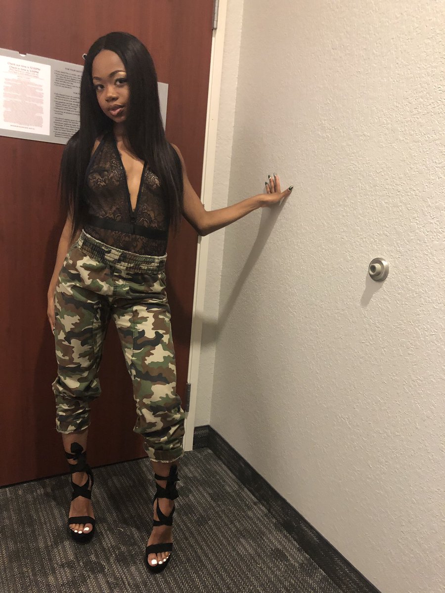 thequeeenkd's tweet photo. prices just went up 💸 https://t.co/QUvtdYX0EF
